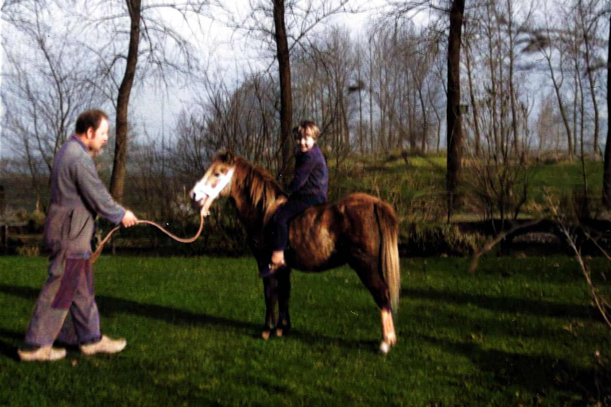 Ajaan, meid en knecht, vrijt of vecht