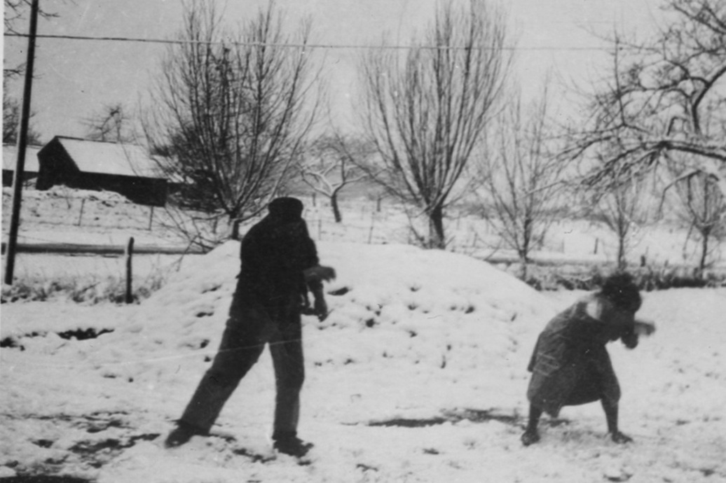 Ajaan, meid en knecht, vrijt of vechts